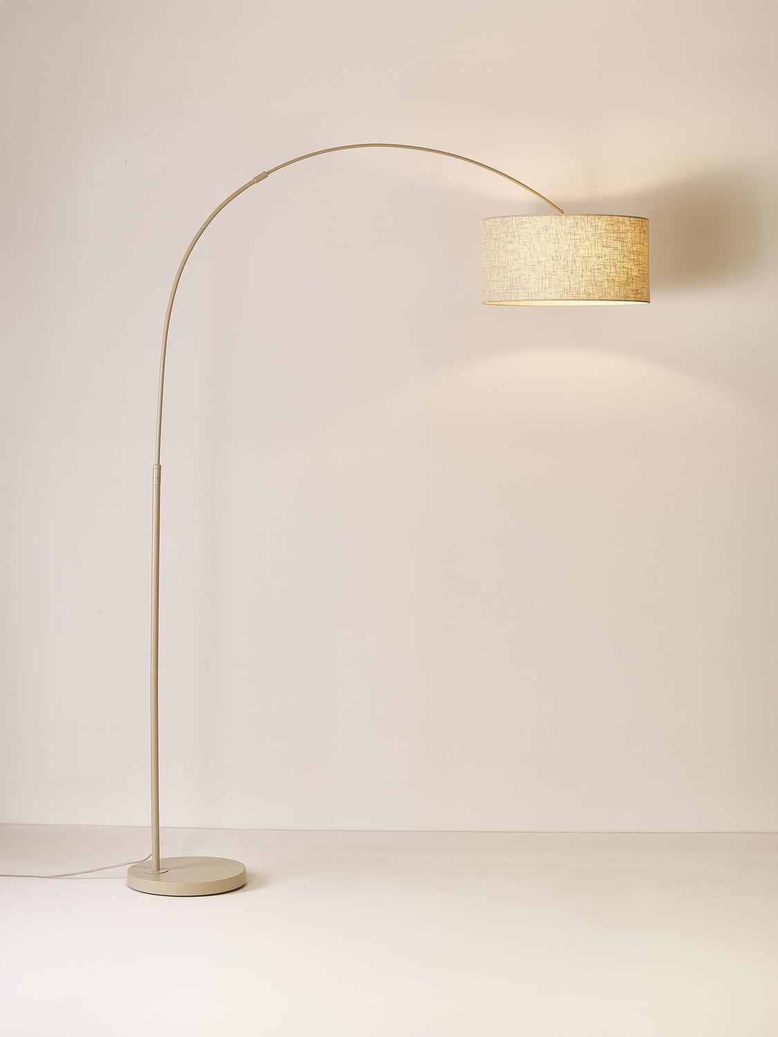 Veleso Large Arc Lamp