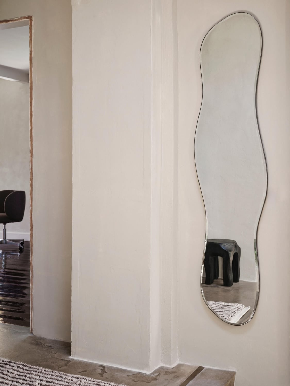 Olginate Full-Length Wall Mirror in an Organic Shape
