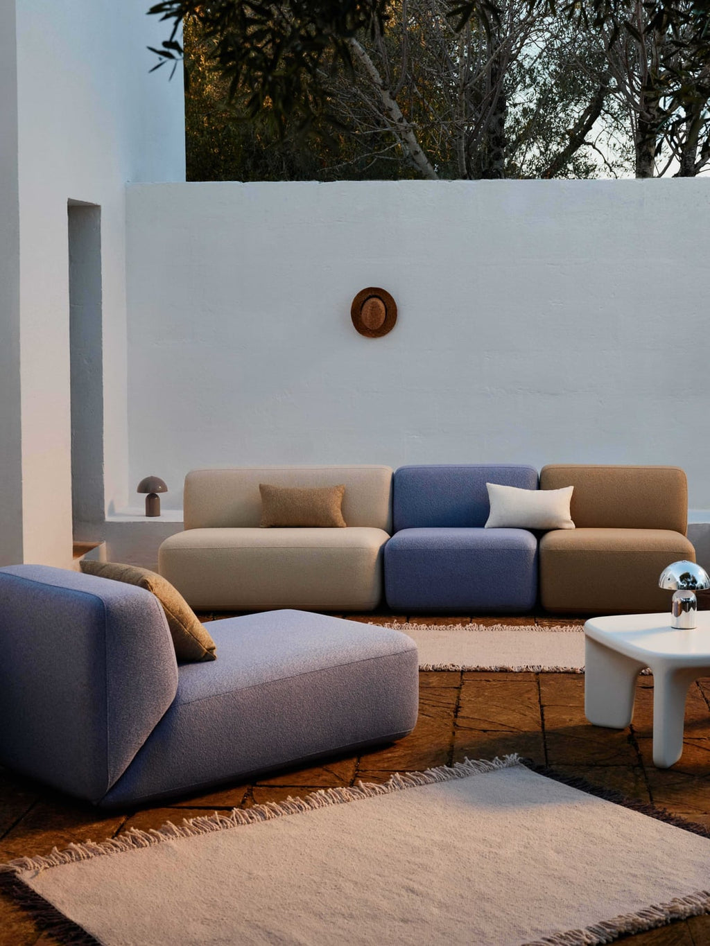 Tavordo Hand-Woven Indoor & Outdoor Rug