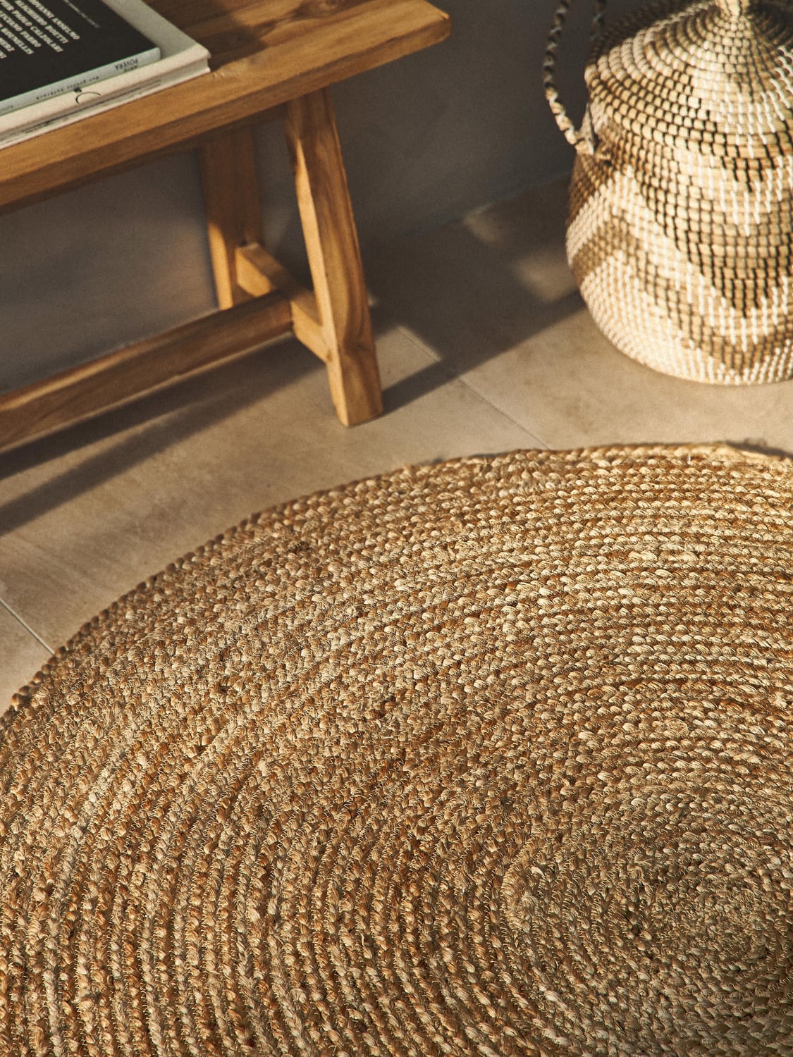Bellara Round Handmade Jute Rug