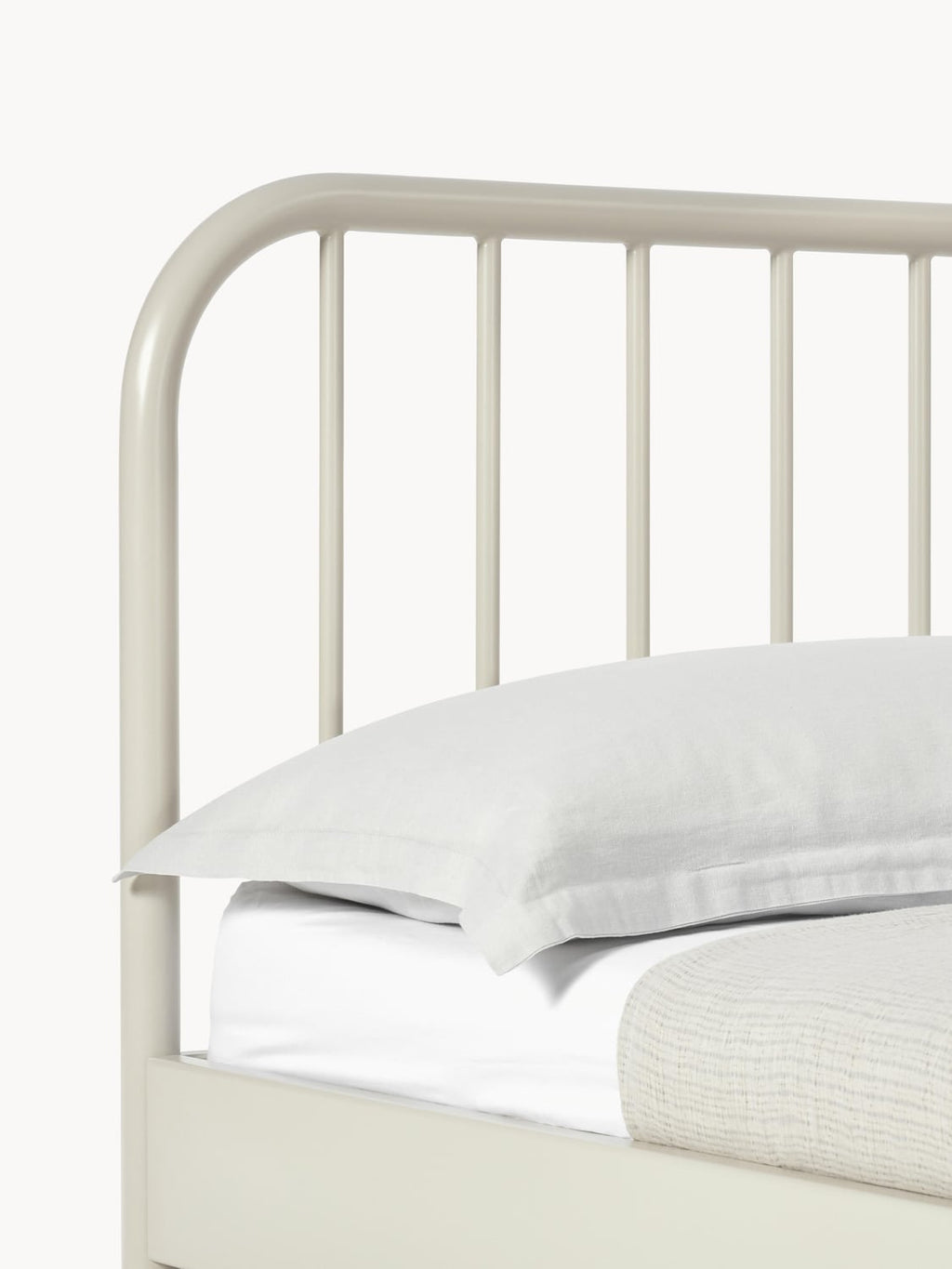 Guanzate Metal Bed