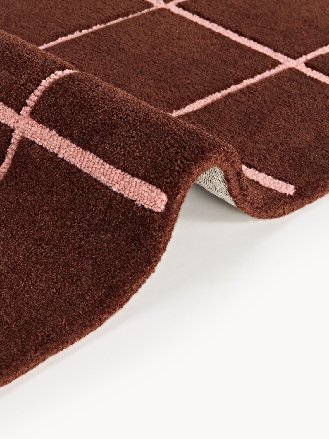 Pellio Hand-Tufted High-Low Wool Rug