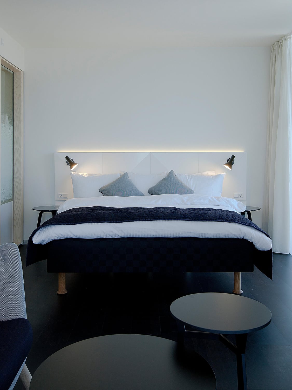 Dolenne AJ Wall Lamp