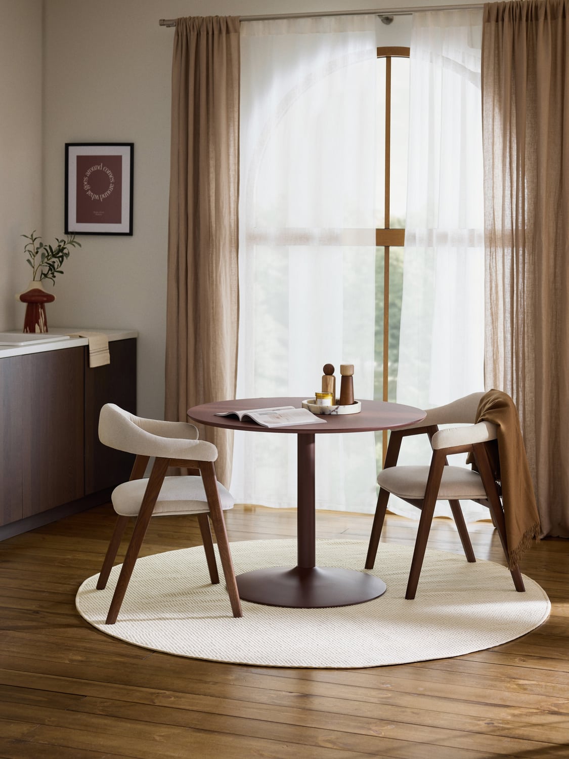 Guanzate Round Hand-Woven Wool Rug