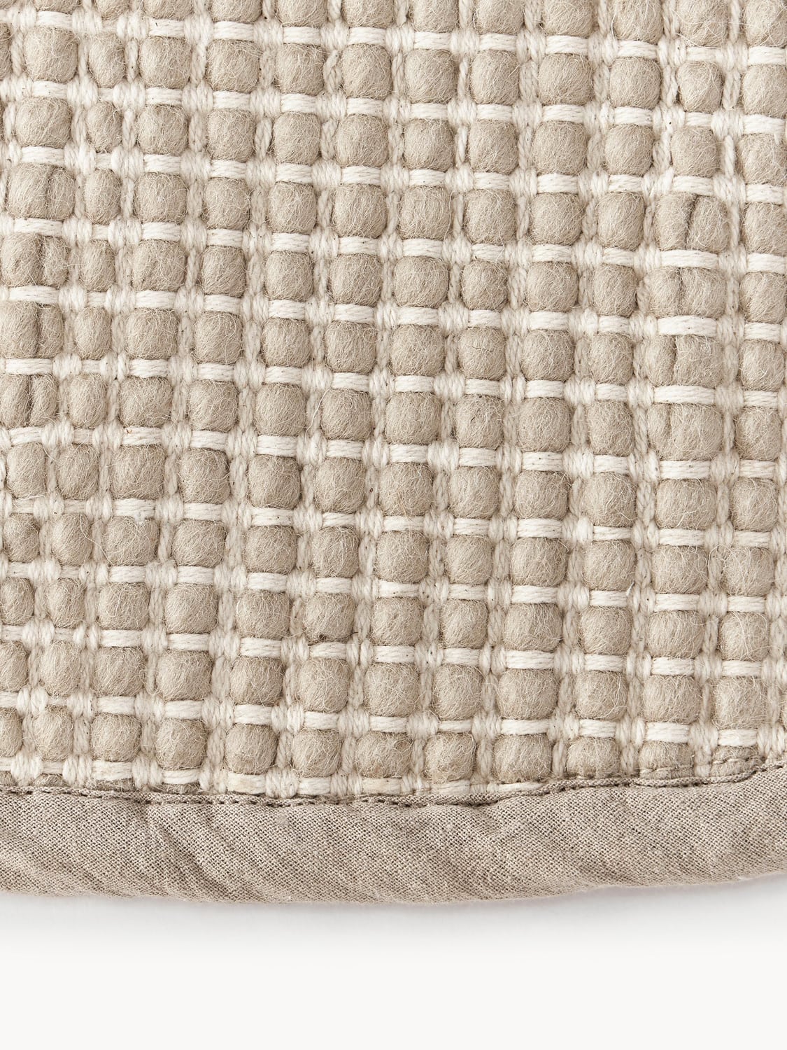 Guanzate Round Hand-Woven Wool Rug