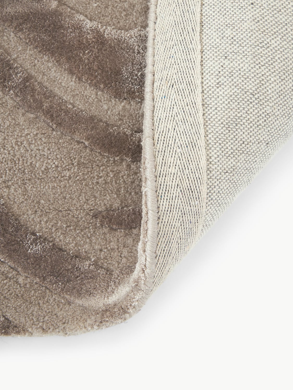 Mezzegra Hand-Tufted High-Low Rug