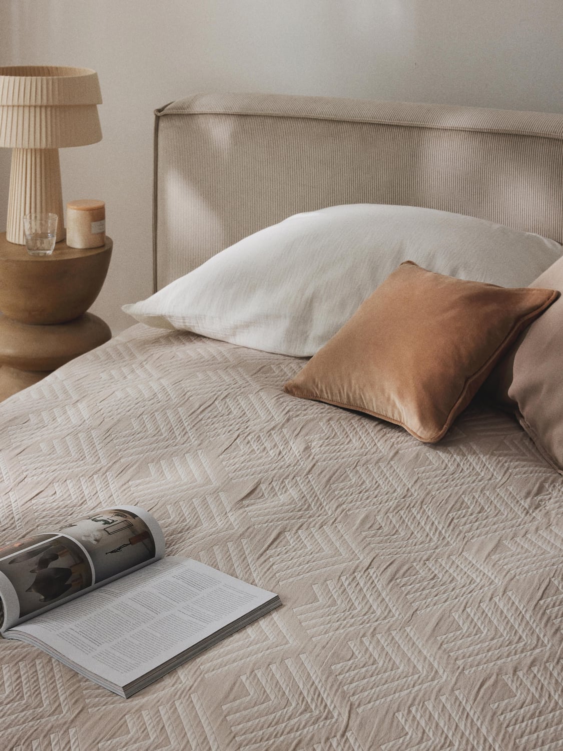 Grandate Jacquard Bedspread with Graphic Pattern