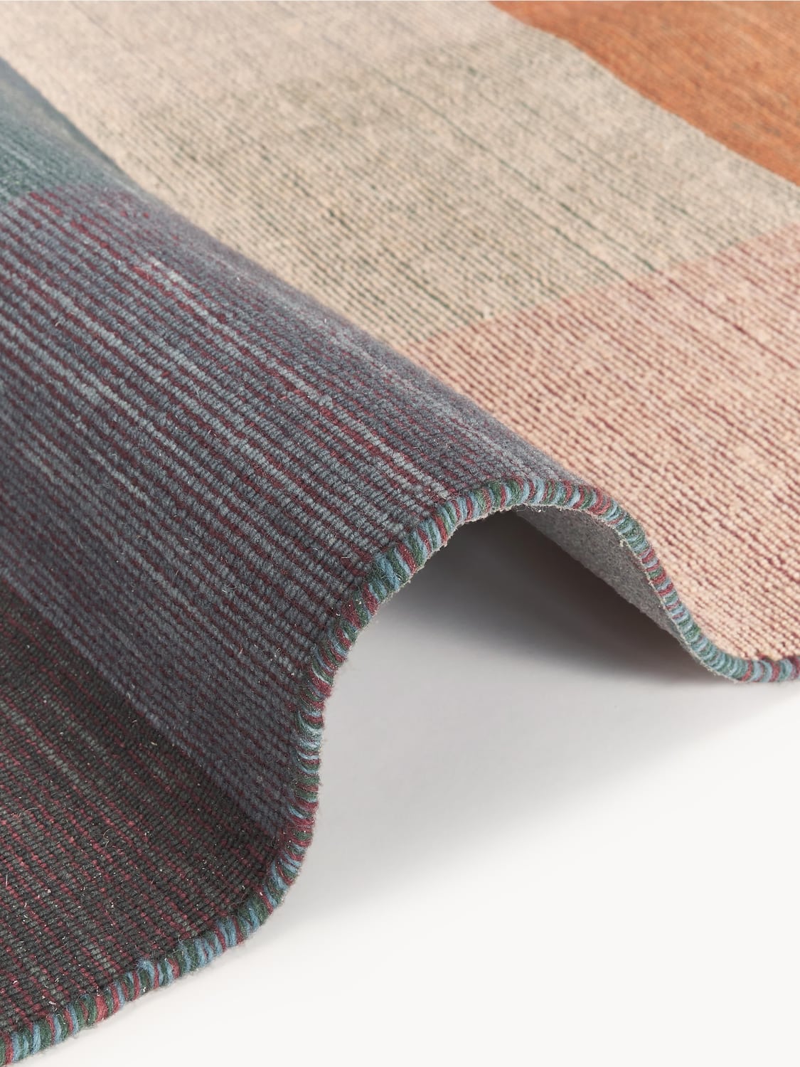 Mozzate Checked Wool Rug with Fringes