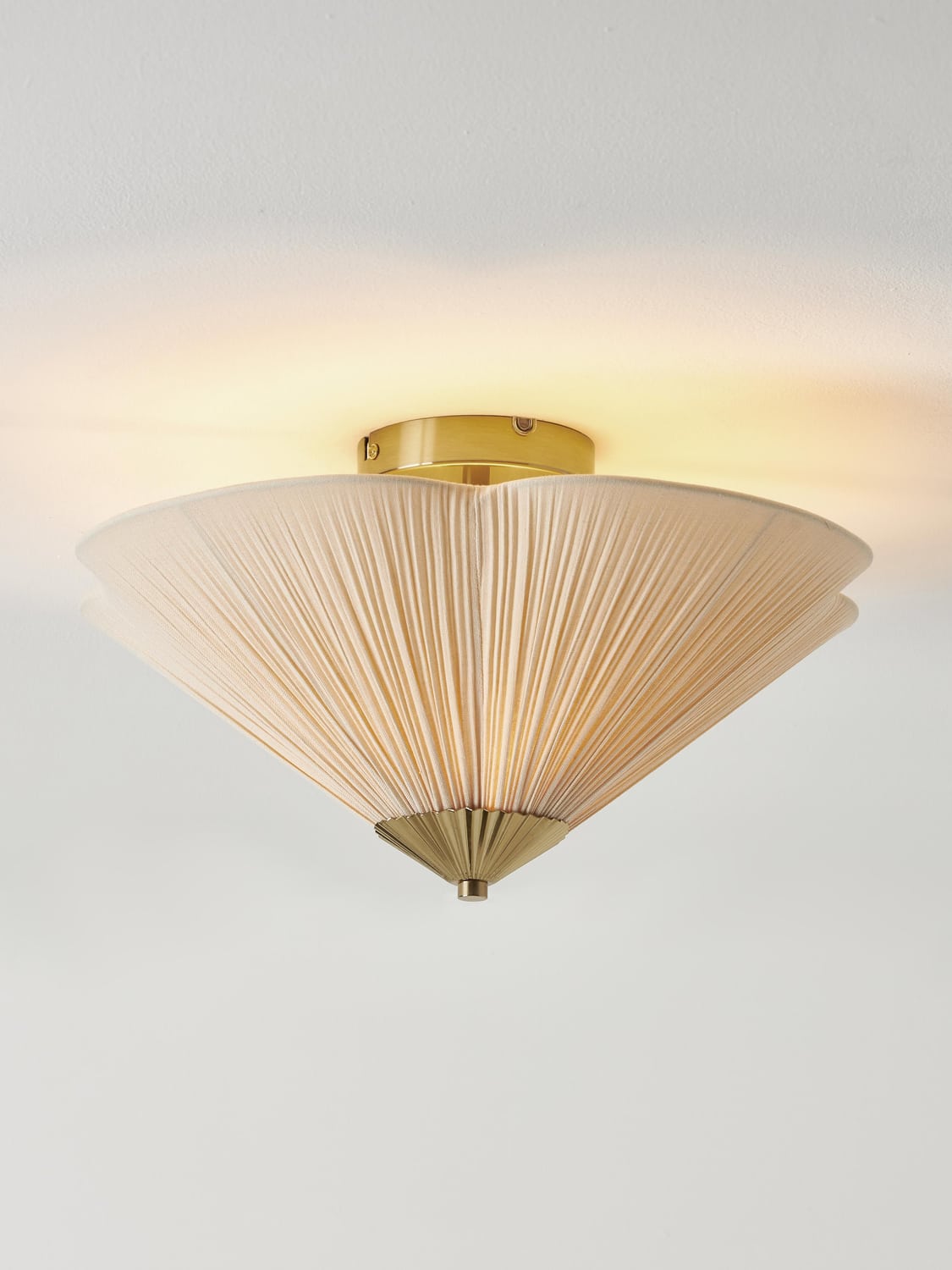 Uggiate Ceiling Lamp with Inverted Lampshade