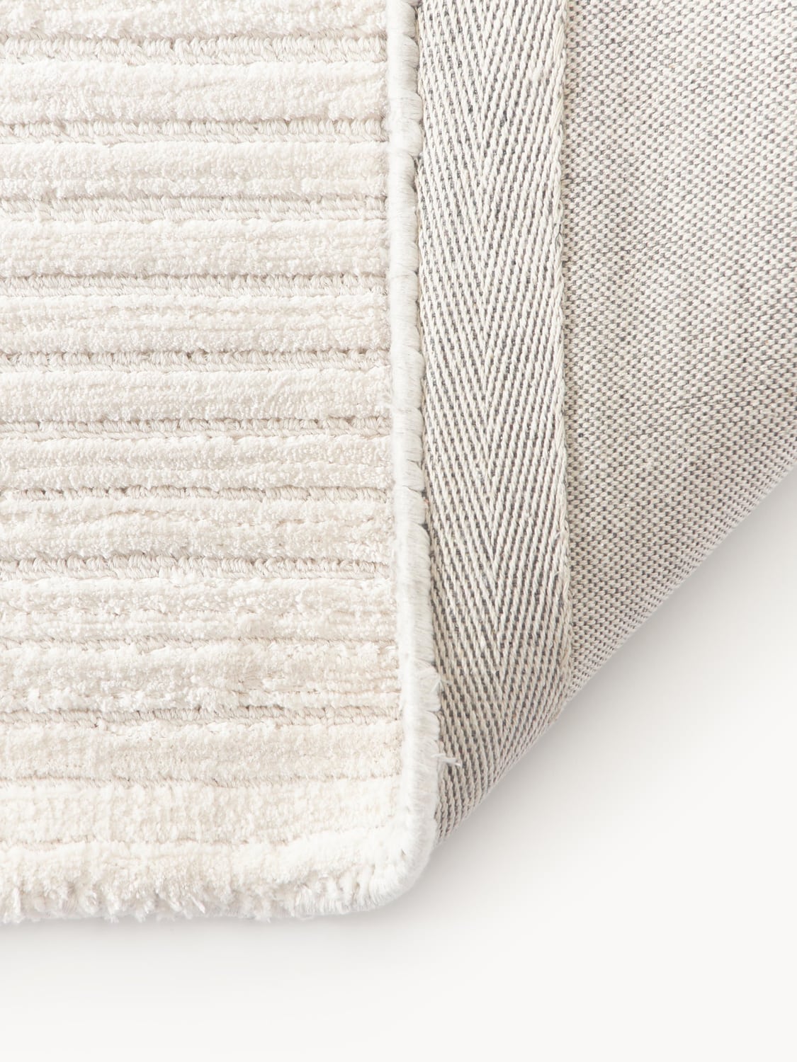 Limido Hand-Woven High-Low Rug