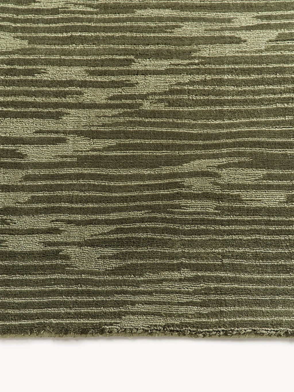 Cagno Hand-Woven Lyocell Rug