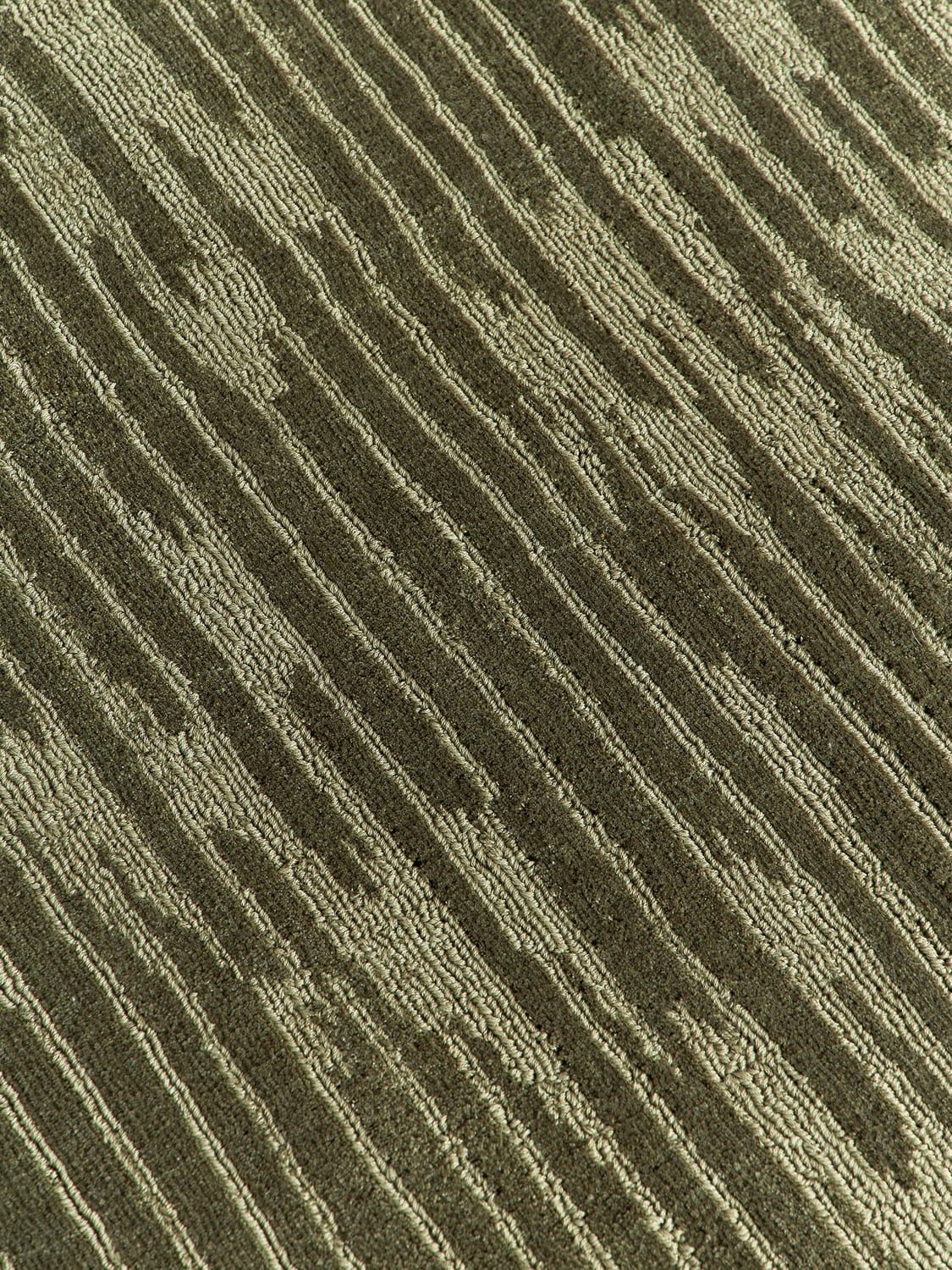 Cagno Hand-Woven Lyocell Rug