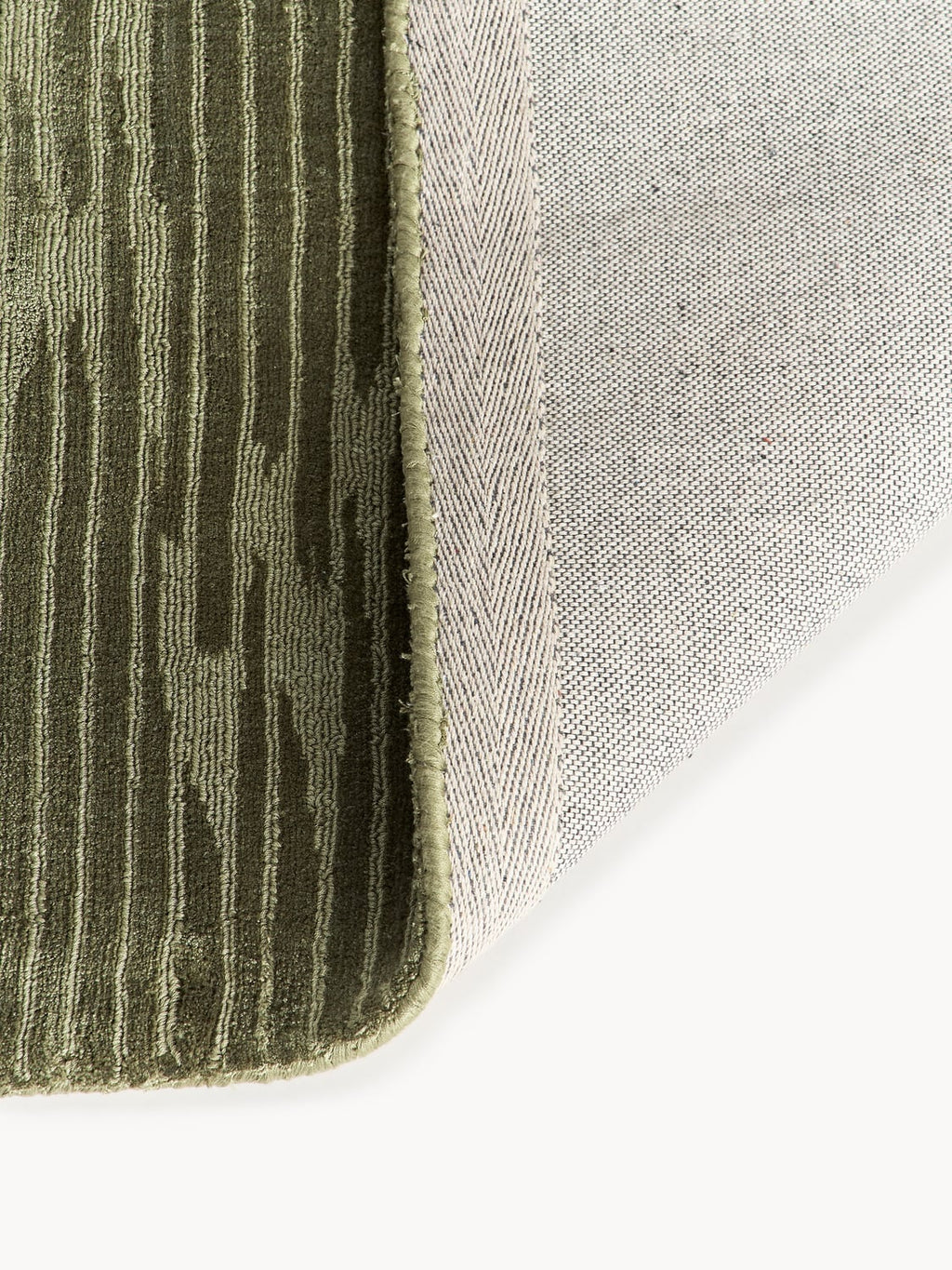 Cagno Hand-Woven Lyocell Rug