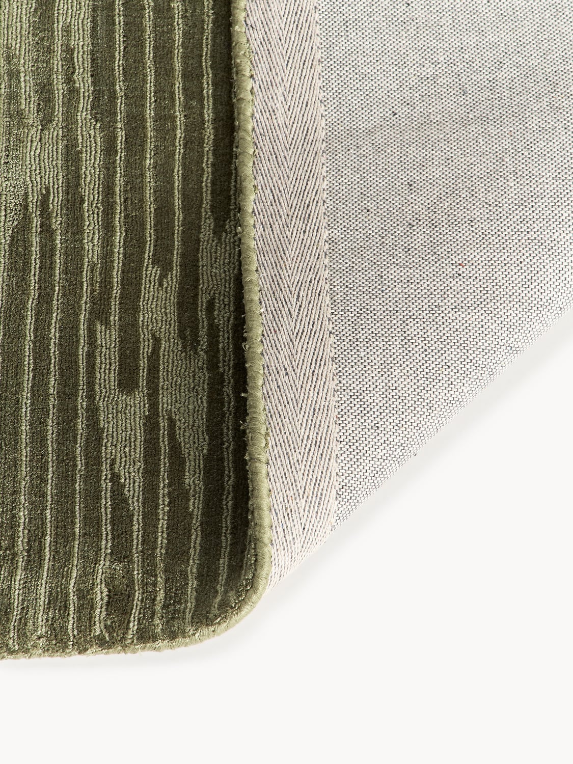 Cagno Hand-Woven Lyocell Rug