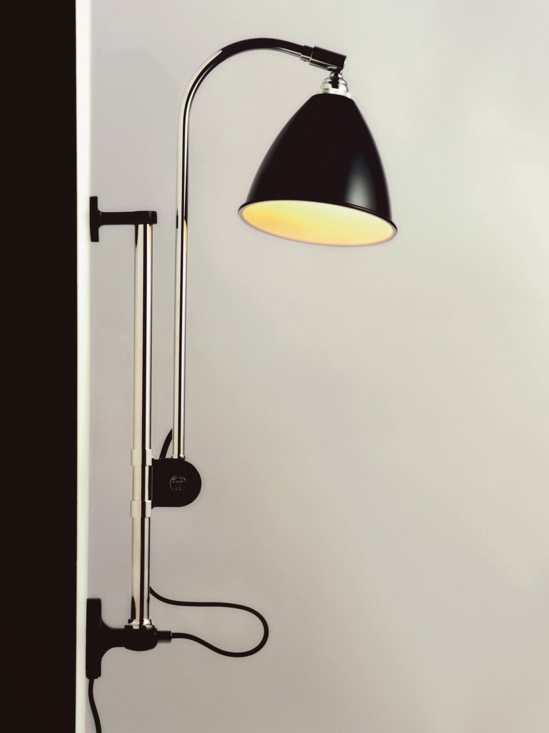 Delebio BL5 Height-Adjustable Plug-in Wall Lamp
