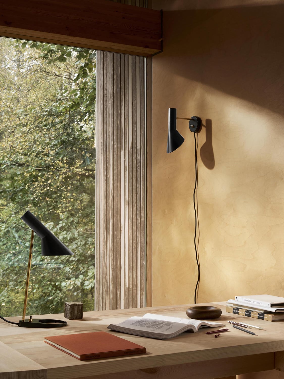 Pellio AJ Table Lamp