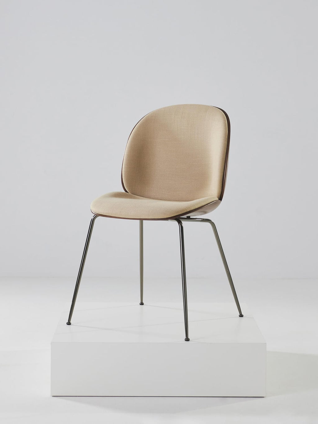 Argegno Upholstered Chair with Seat Shell