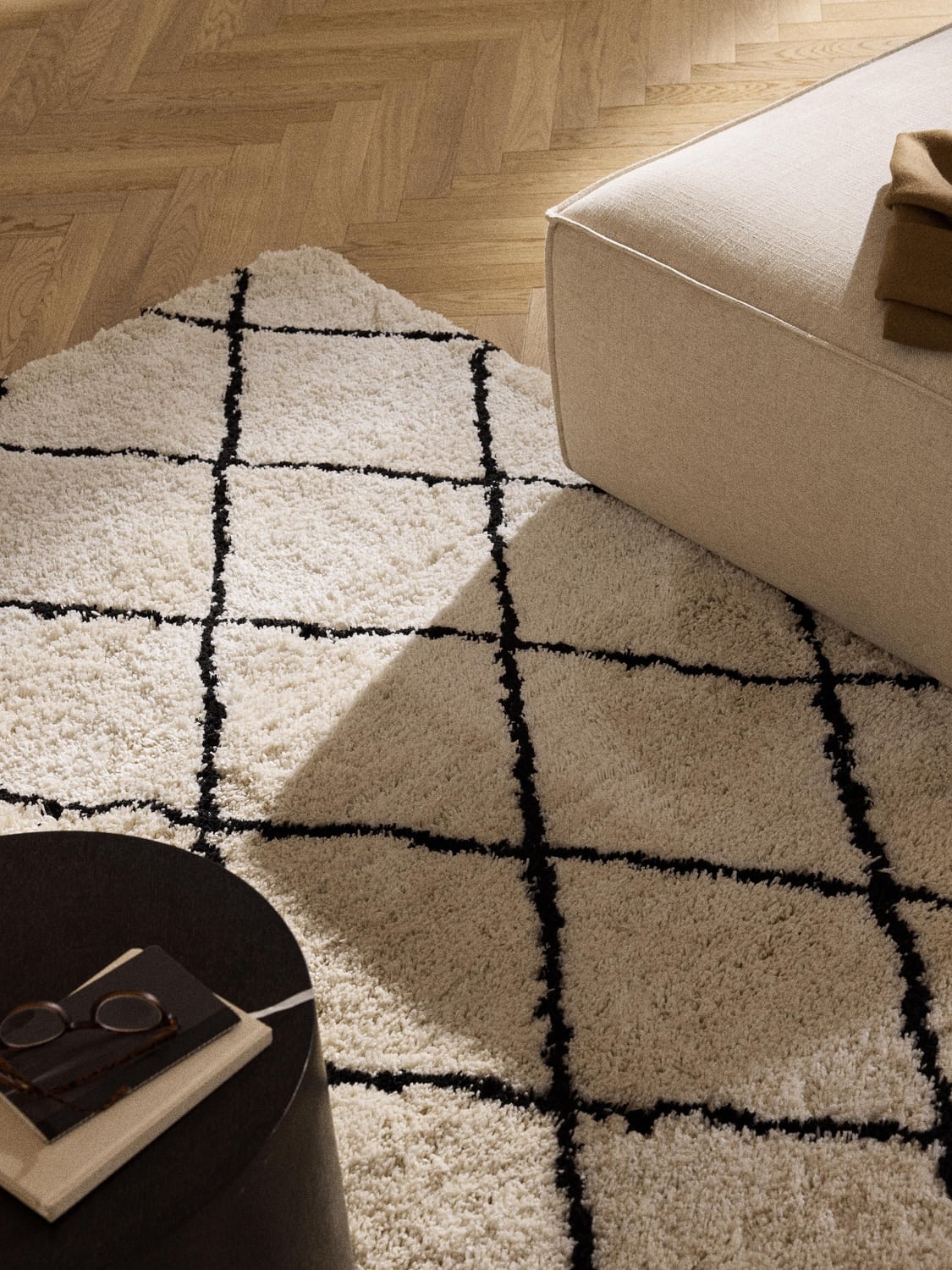 Maccagno Hand-Tufted Fluffy High-Pile Rug