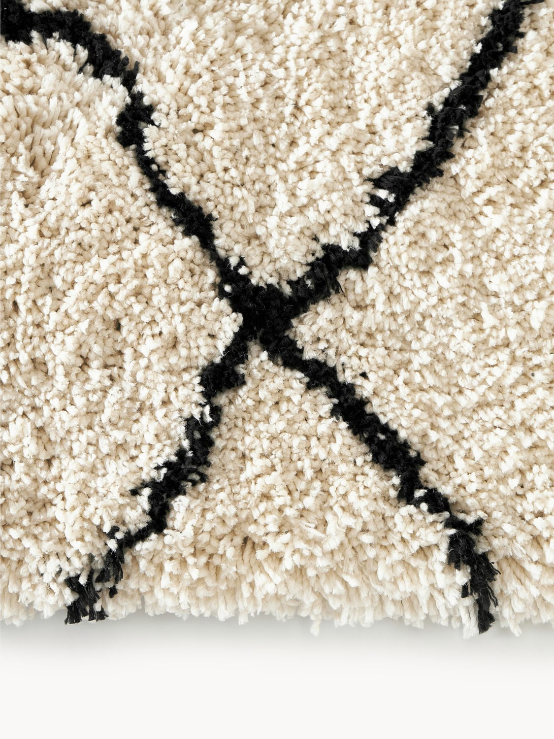 Maccagno Hand-Tufted Fluffy High-Pile Rug