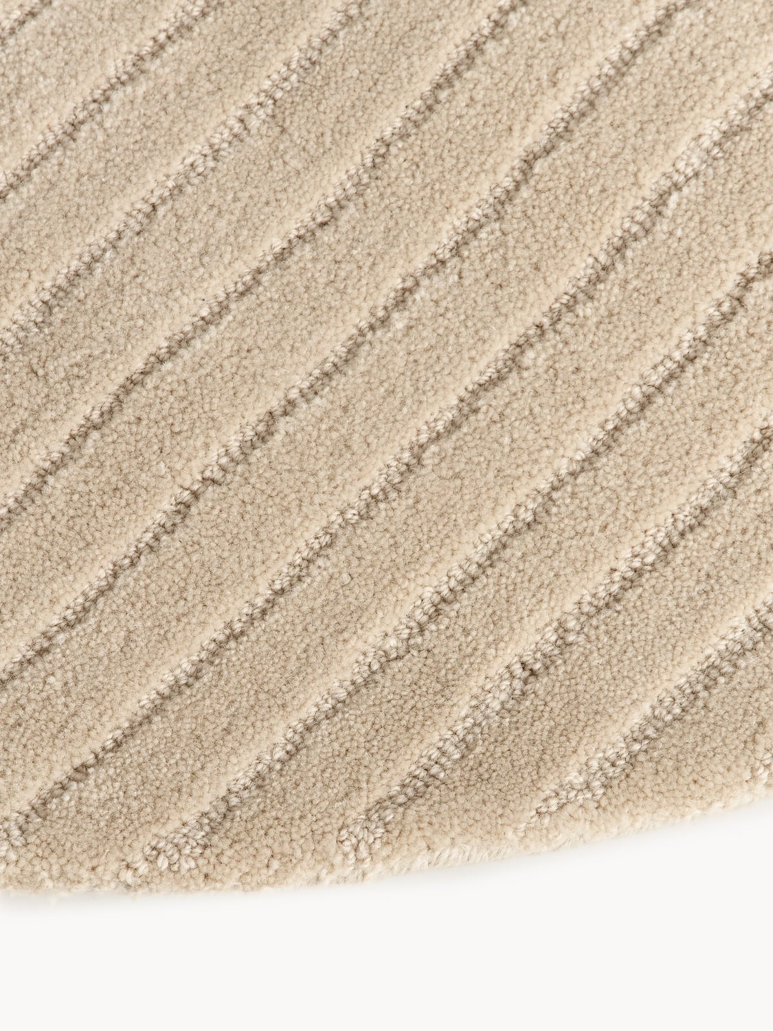 Anzano Round Hand-Tufted Wool Rug