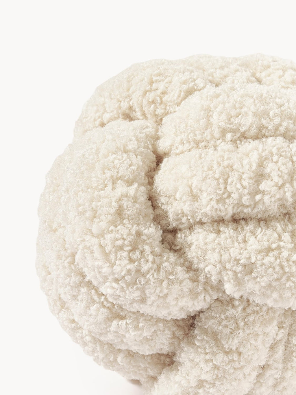 Cagno Teddy Knot Cushion