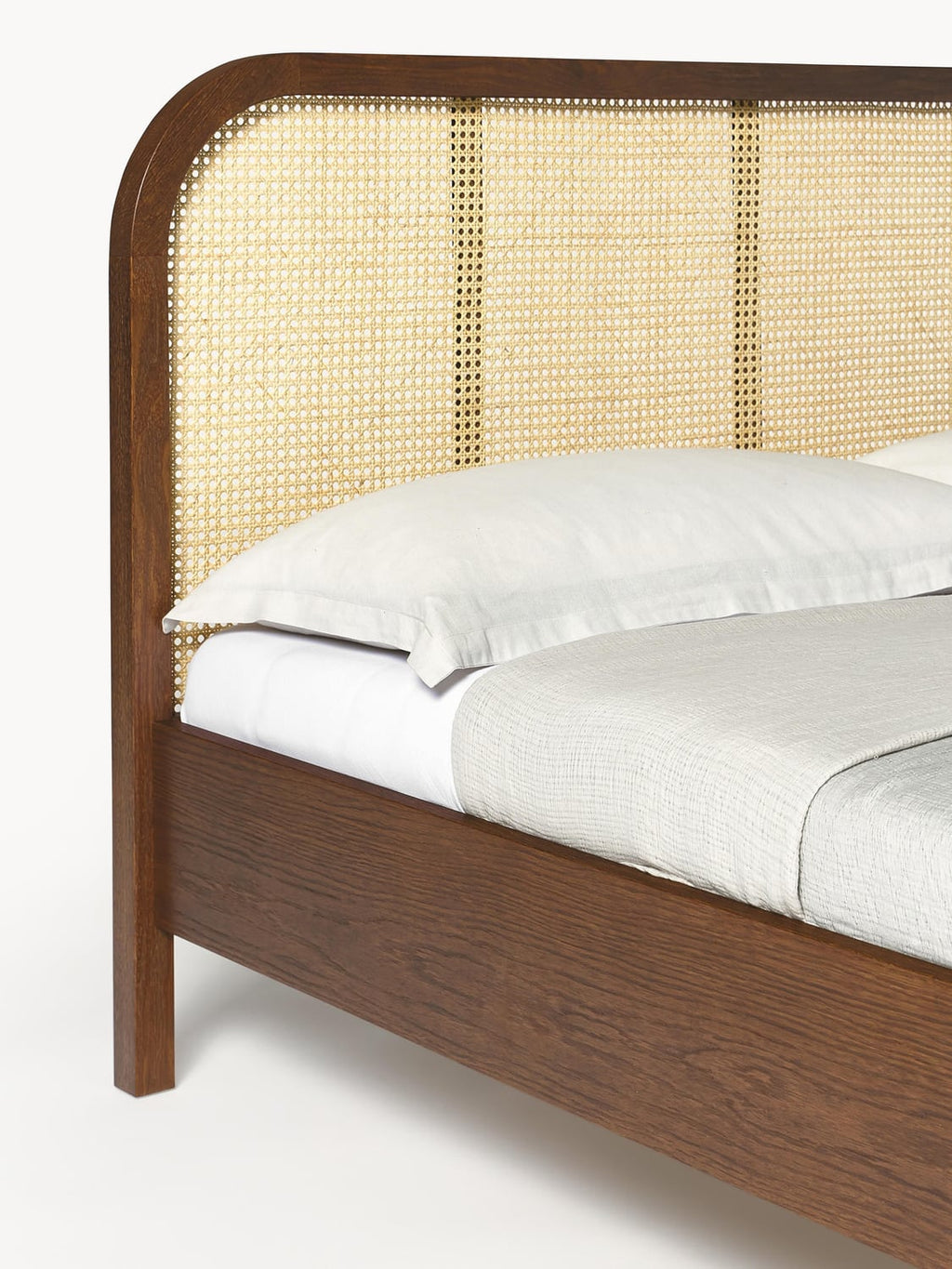 Cabiate Wooden Bed with Viennese Braid Headboard